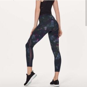 LULULEMON Aura Dark Chrome Multi/ Midnight Navy Train Times 7/8 Pant *25" Size 8